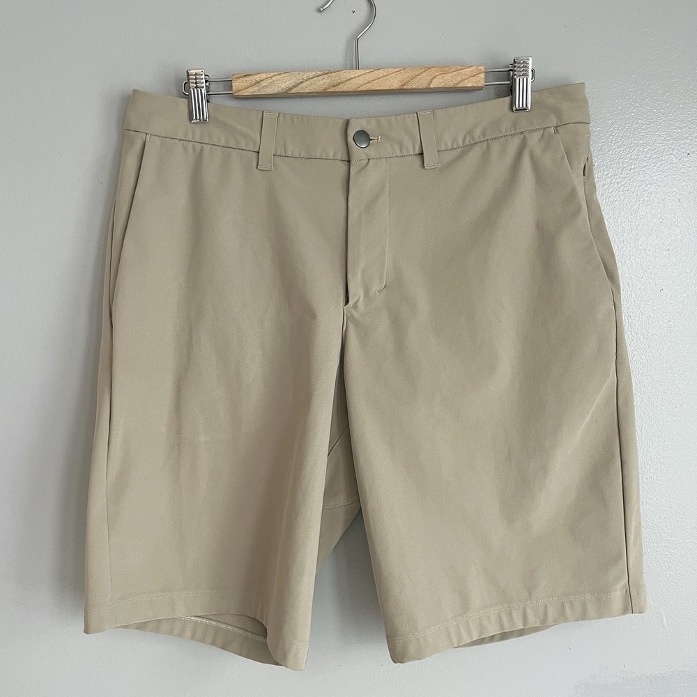 Lululemon Men's Commission Short Classic Fit Chino Stretch 11"‎ Size 34 *Flaws